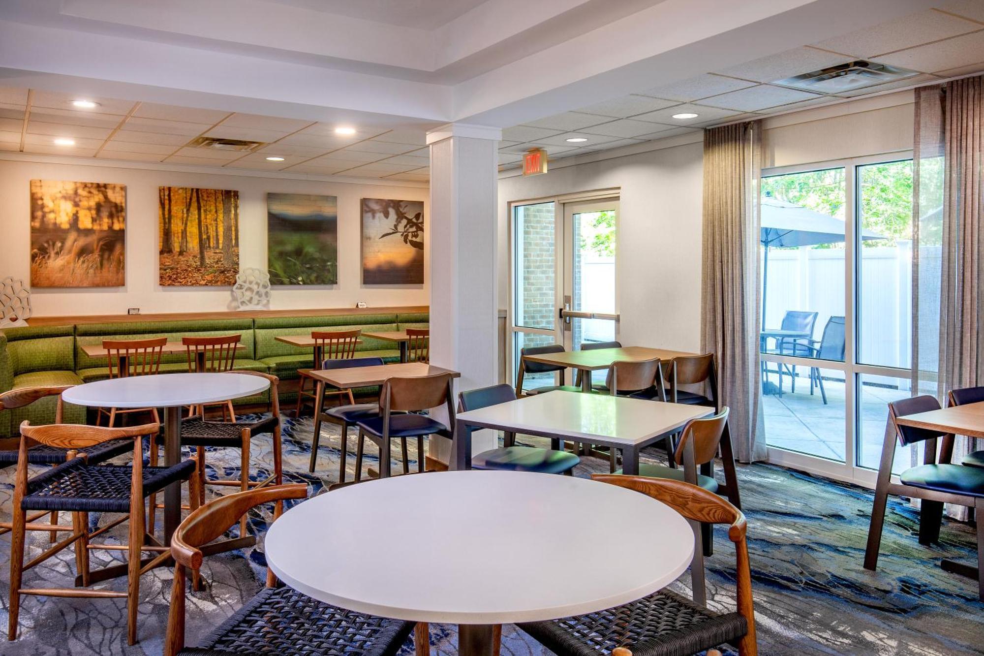 Fairfield Inn & Suites By Marriott Brunswick Freeport Екстериор снимка